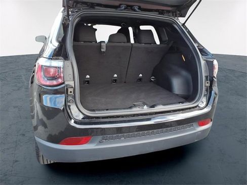 Used 2023 Jeep Compass Sport image 51