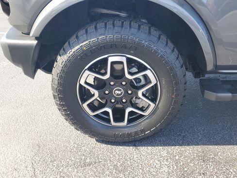 Used 2023 Ford Bronco Outer Banks image 5