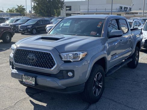 Used 2019 Toyota Tacoma TRD Sport w/ Exterior Package image 2
