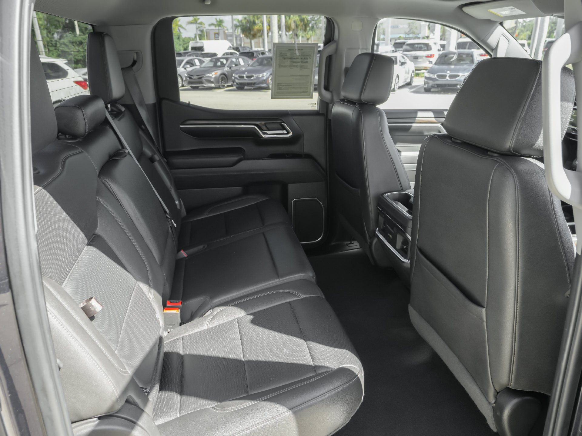 Used 2022 GMC Sierra 1500 SLT w/ SLT Premium Package RWD image 8