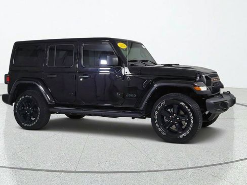 Used 2021 Jeep Wrangler Unlimited Sahara AWD/4WD image 8