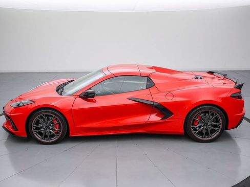 Used 2023 Chevrolet Corvette Stingray Premium Conv w/ Z51 Performance Package RWD image 9