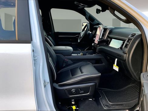 New 2025 RAM 1500 Limited AWD/4WD image 25