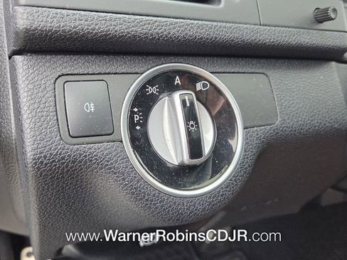 Used 2011 Mercedes-Benz C 300 Sedan image 26