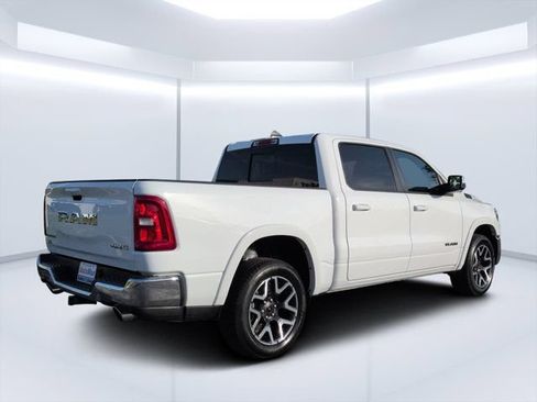 Used 2025 RAM 1500 Laramie AWD/4WD image 3