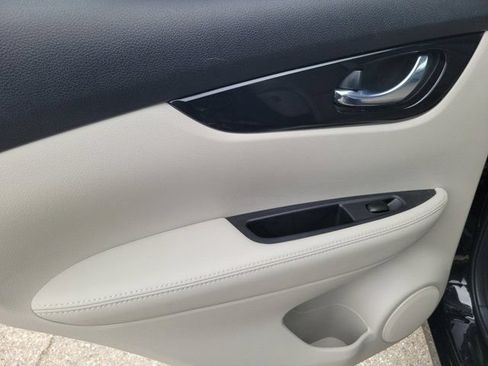 Certified 2022 Nissan Rogue Sport SL AWD/4WD image 14