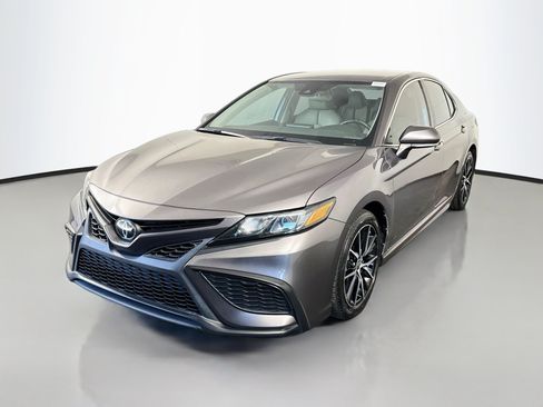 Used 2023 Toyota Camry SE FWD image 4
