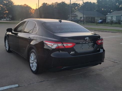 Used 2019 Toyota Camry LE FWD image 11