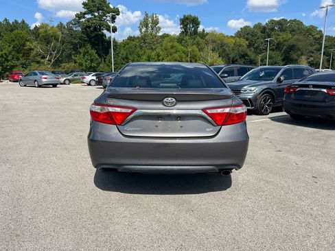 Used 2017 Toyota Camry SE FWD image 4