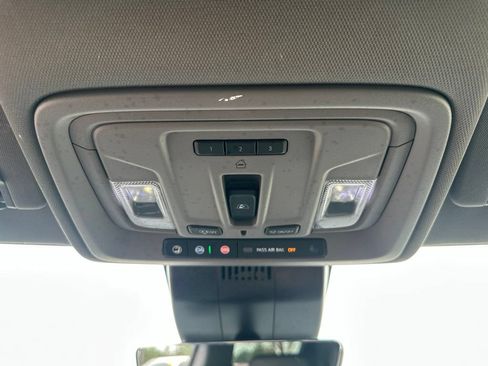Used 2022 Chevrolet Silverado 1500 LTZ w/ Technology Package AWD/4WD image 9