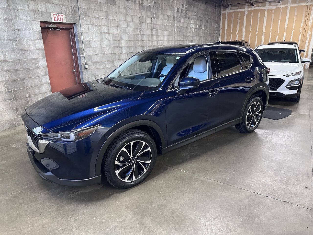 Used 2022 MAZDA CX-5 AWD 2.5 S w/ Premium Package image 1