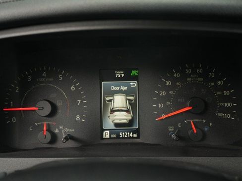 Used 2020 Toyota Sienna SE FWD image 42
