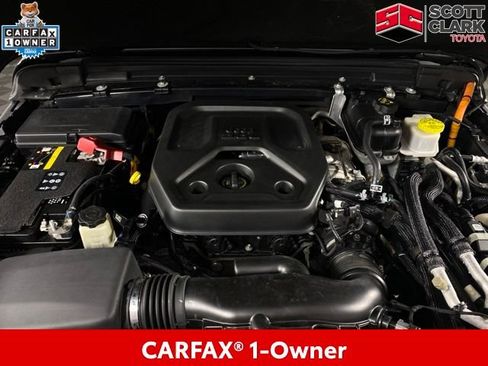 Used 2023 Jeep Wrangler Unlimited Sahara w/ Cold Weather Group AWD/4WD image 13
