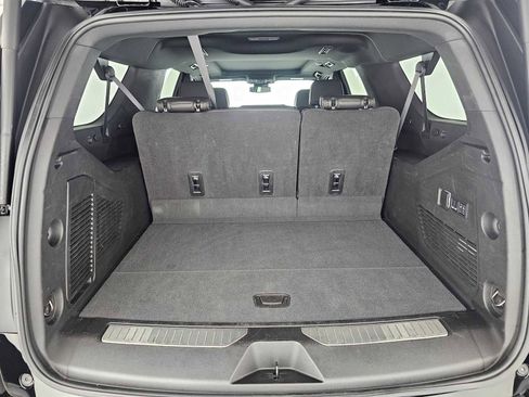 Used 2024 Chevrolet Suburban RST w/ Luxury Package image 15