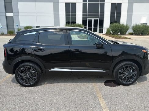 Used 2026 Nissan Kicks SR AWD/4WD image 4