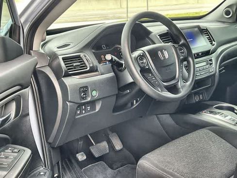 Used 2023 Honda Ridgeline Sport image 3