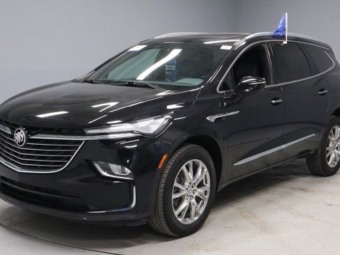 Used 2023 Buick Enclave Essence w/ Experience Buick Package image 8