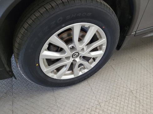Used 2018 Nissan Rogue SV w/ Premium Package AWD/4WD image 31