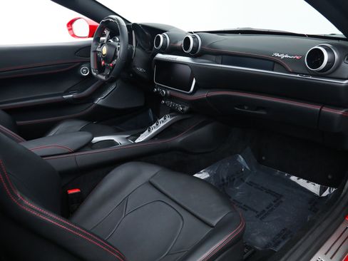 Certified 2023 Ferrari Portofino M image 21