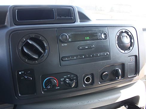 Used 2013 Ford E-350 and Econoline 350 Super Duty image 17