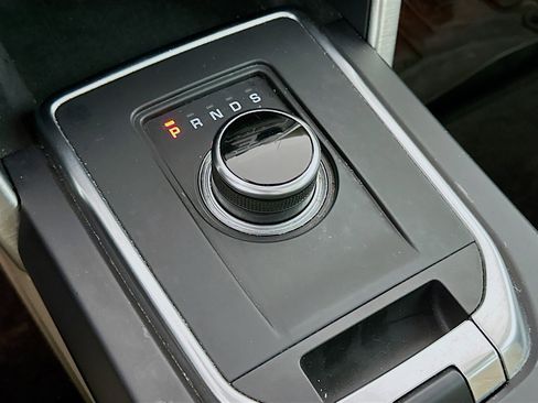 Used 2018 Land Rover Discovery Sport HSE AWD/4WD image 25