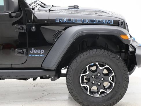 Used 2023 Jeep Wrangler Unlimited Rubicon 4xe w/ Cold Weather Group AWD/4WD image 4