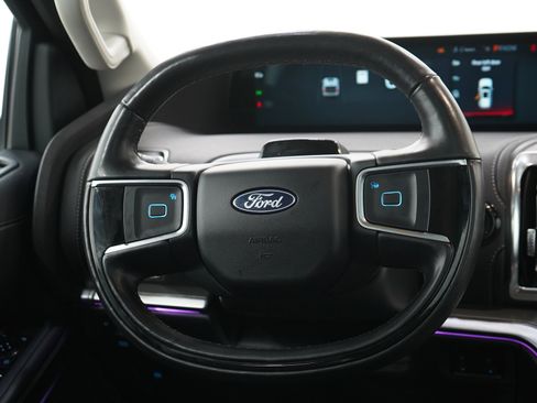 Used 2025 Ford Expedition Max Platinum AWD/4WD image 15
