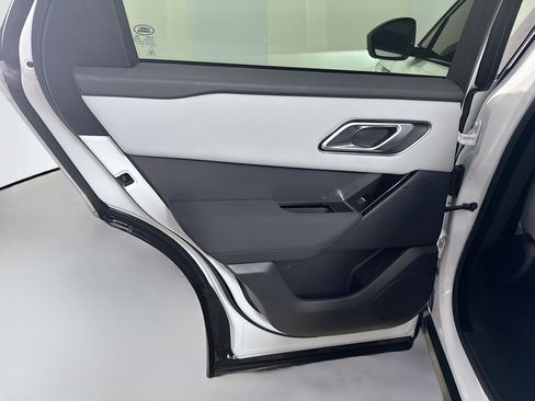 Used 2025 Land Rover Range Rover Velar Dynamic SE AWD/4WD image 26