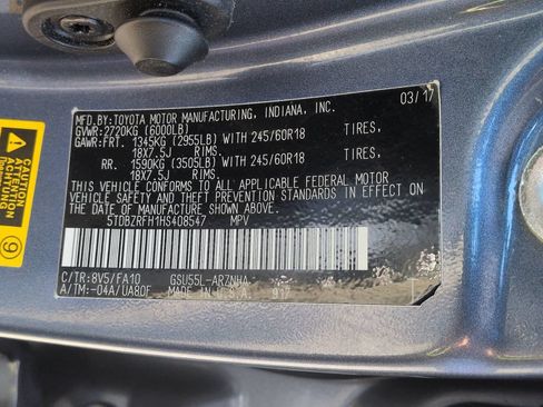 Used 2017 Toyota Highlander Plus AWD/4WD image 31