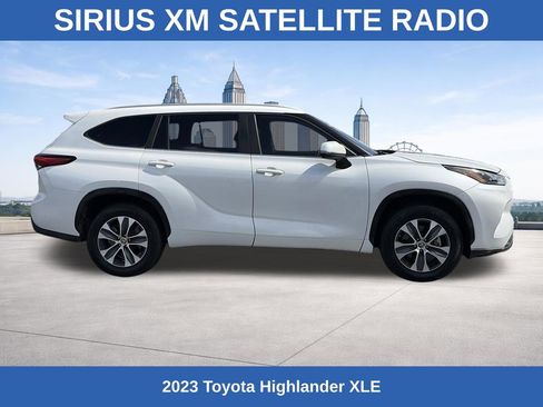 Used 2023 Toyota Highlander XLE image 6