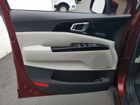 Used 2022 Kia Carnival SX Prestige image 24