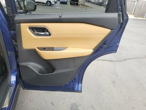 Used 2021 Nissan Rogue Platinum image 29