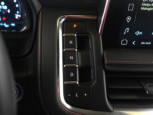 Used 2024 GMC Yukon XL AT4 w/ Technology Package image 25