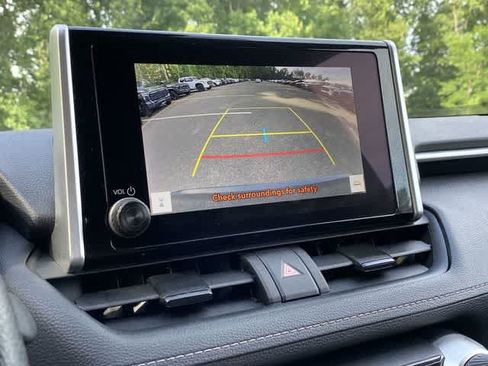 Used 2025 Toyota RAV4 XLE AWD/4WD image 30