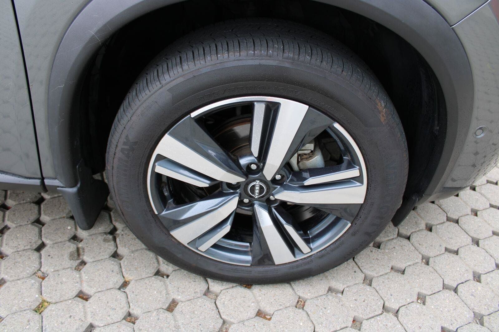 Used 2023 Nissan Rogue SL w/ SL Premium Package FWD image 13