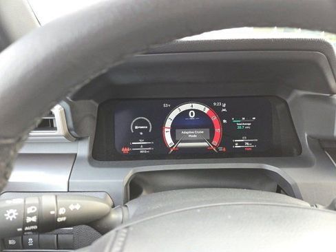 Used 2025 Toyota Tacoma TRD Sport image 8