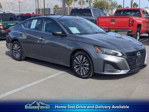 Used 2024 Nissan Altima 2.5 SV image 1