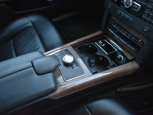 Used 2013 Mercedes-Benz E 350 4MATIC Sedan image 24