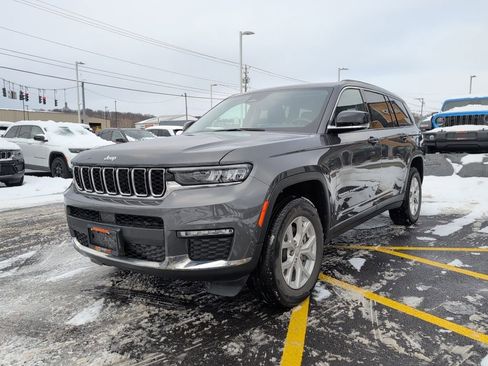 Used 2023 Jeep Grand Cherokee L Limited image 3