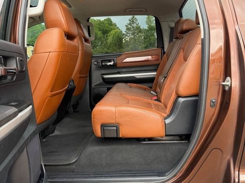 Used 2015 Toyota Tundra 4x4 CrewMax image 13