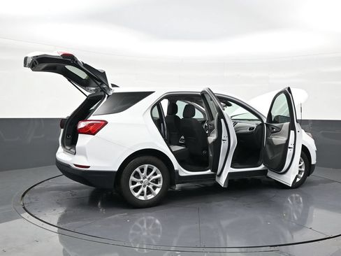Used 2020 Chevrolet Equinox LS FWD image 25