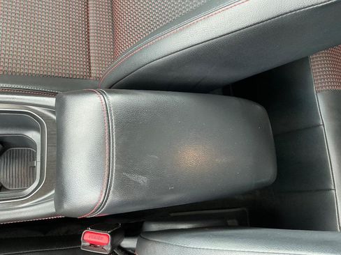 Used 2025 Nissan Kicks SR w/ Illumination Package FWD image 20