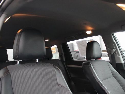 Used 2018 Toyota Highlander Plus image 30