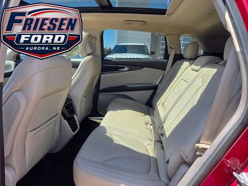 Used 2016 Lincoln MKX Reserve w/ Technology Package FWD image 23