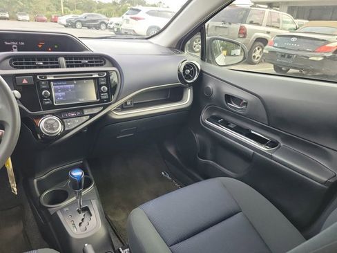 Used 2016 Toyota Prius C Two image 3