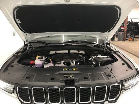 New 2025 Jeep Grand Cherokee Limited 4xe AWD/4WD image 29