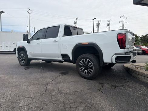 Used 2023 GMC Sierra 2500 AT4 w/ AT4 Preferred Package AWD/4WD image 3