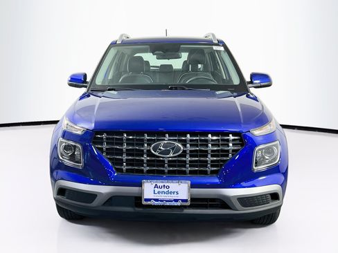 Used 2023 Hyundai Venue Limited w/ Cargo Package FWD image 2