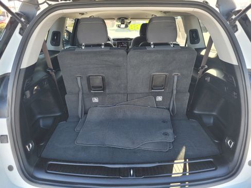 Used 2023 Jeep Grand Cherokee L Laredo image 10