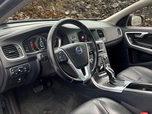 Used 2015 Volvo S60 T5 Premier image 13